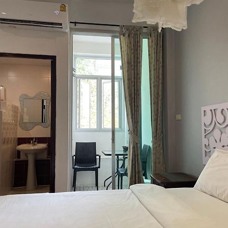 Nawaporn Place Phuket Dış mekan fotoğraf