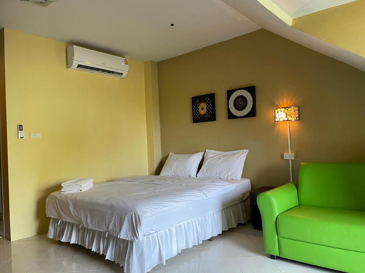 Nawaporn Place Phuket Dış mekan fotoğraf