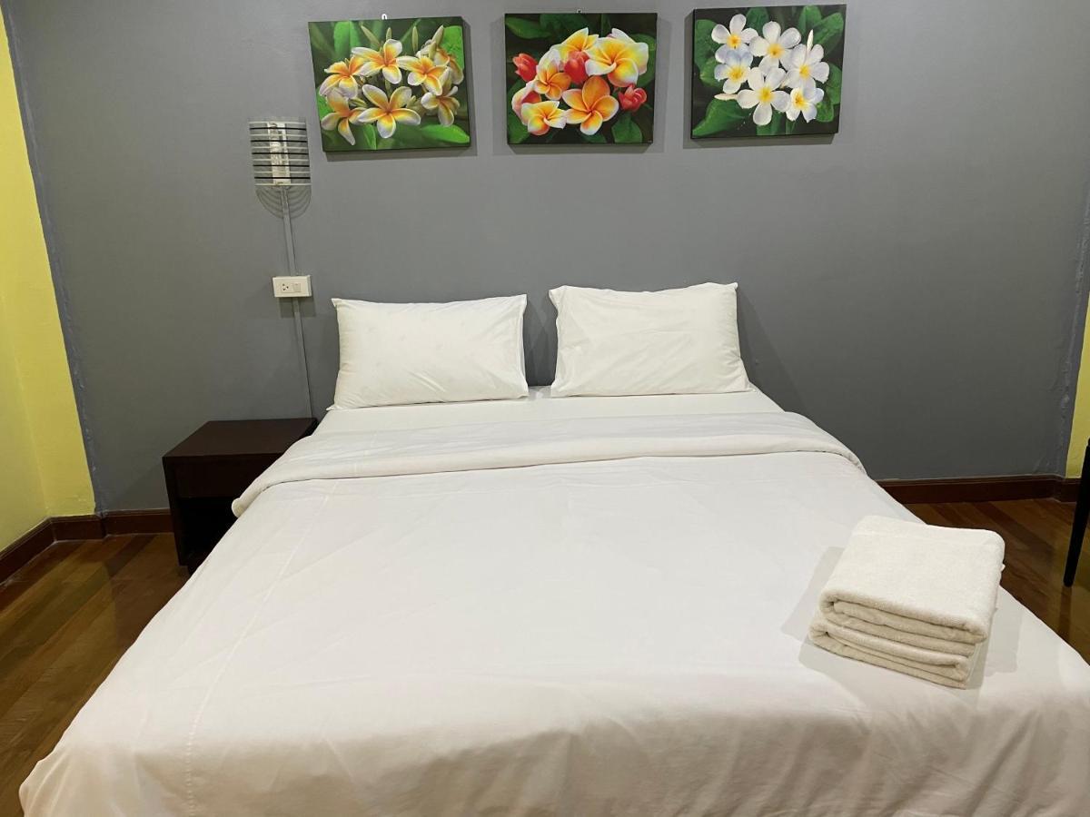 Nawaporn Place Phuket Dış mekan fotoğraf