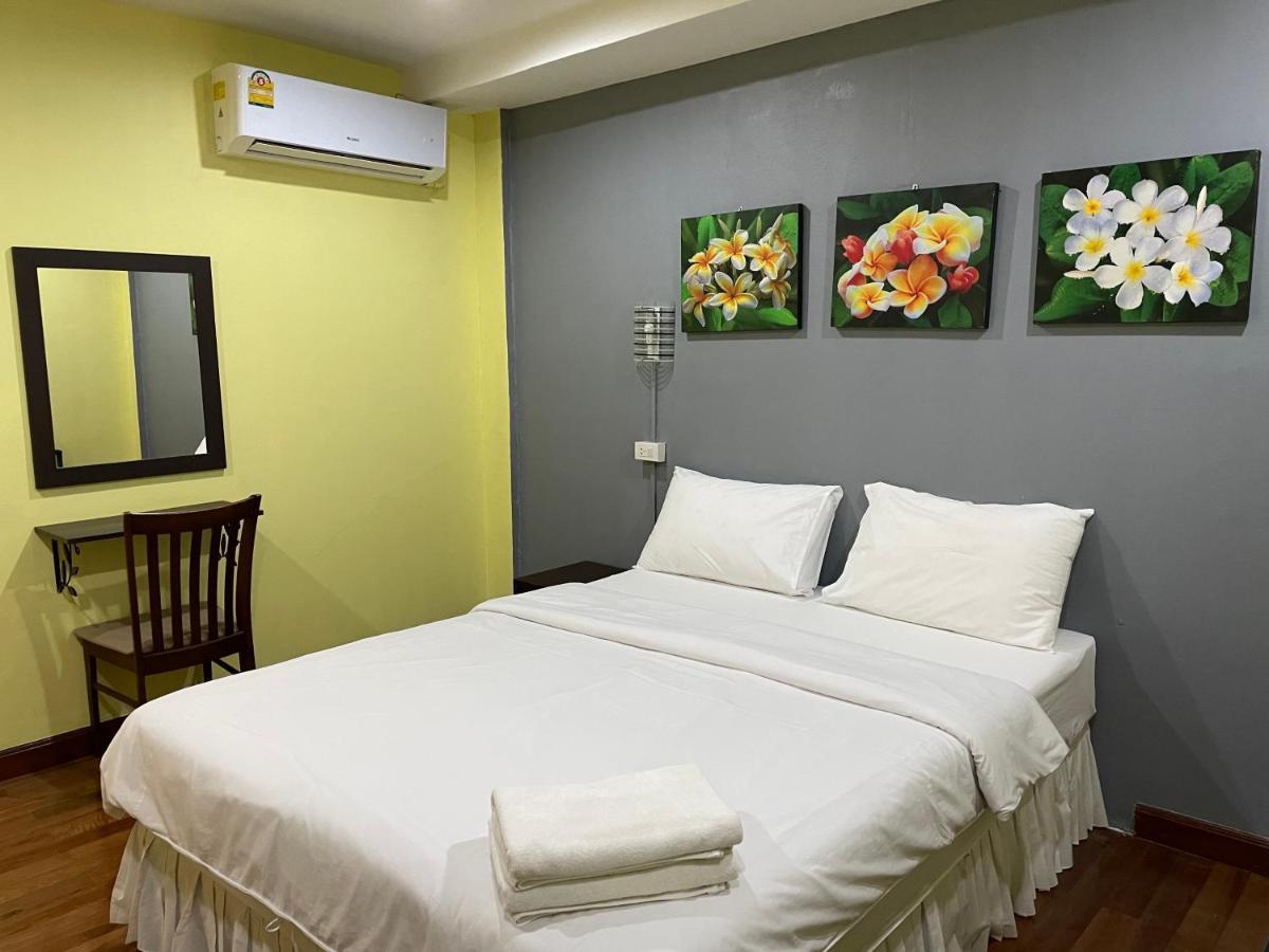 Nawaporn Place Phuket Dış mekan fotoğraf