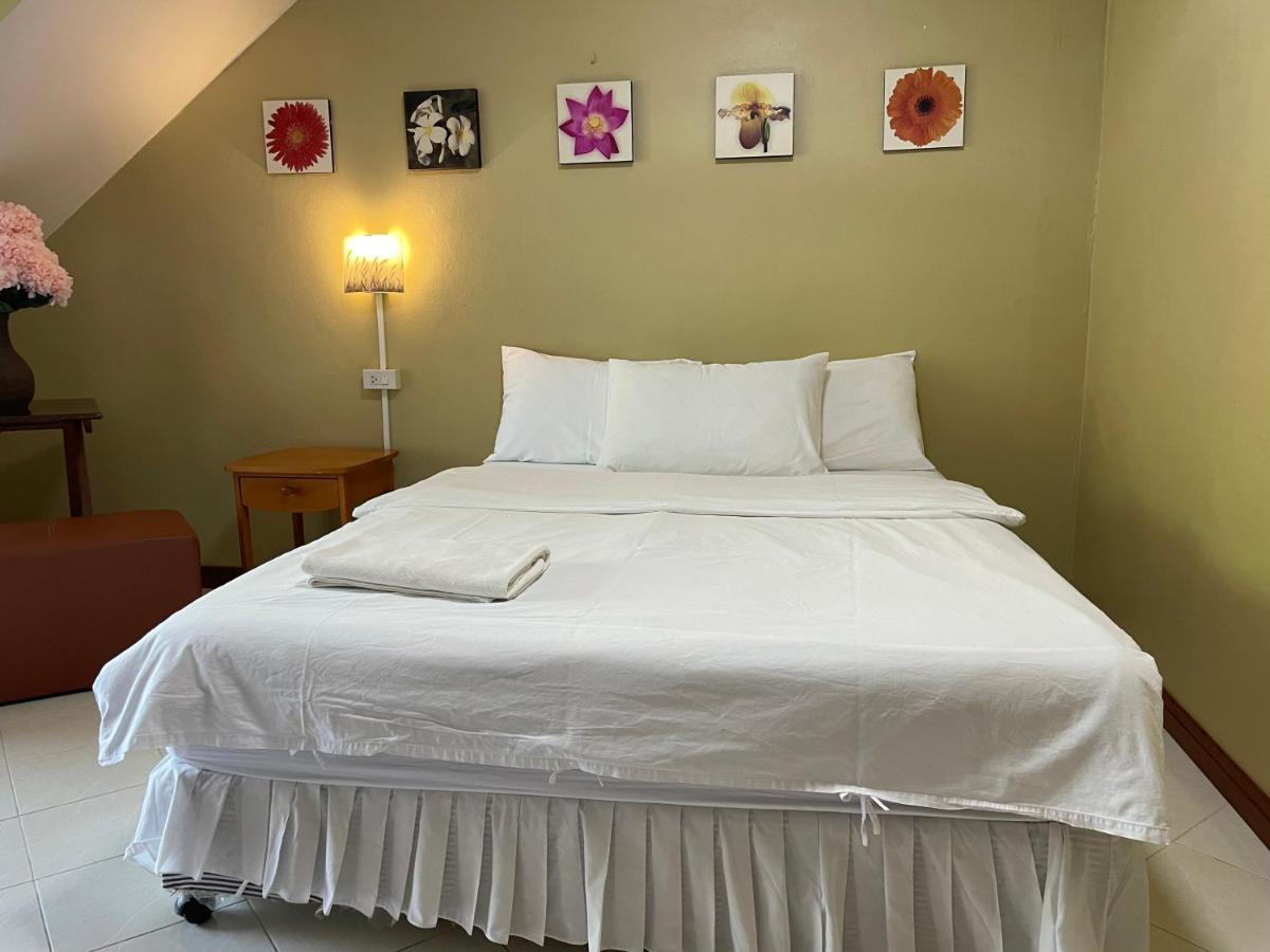 Nawaporn Place Phuket Dış mekan fotoğraf