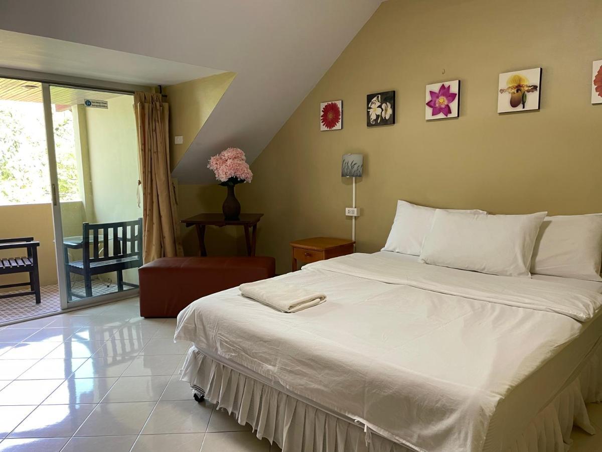Nawaporn Place Phuket Dış mekan fotoğraf