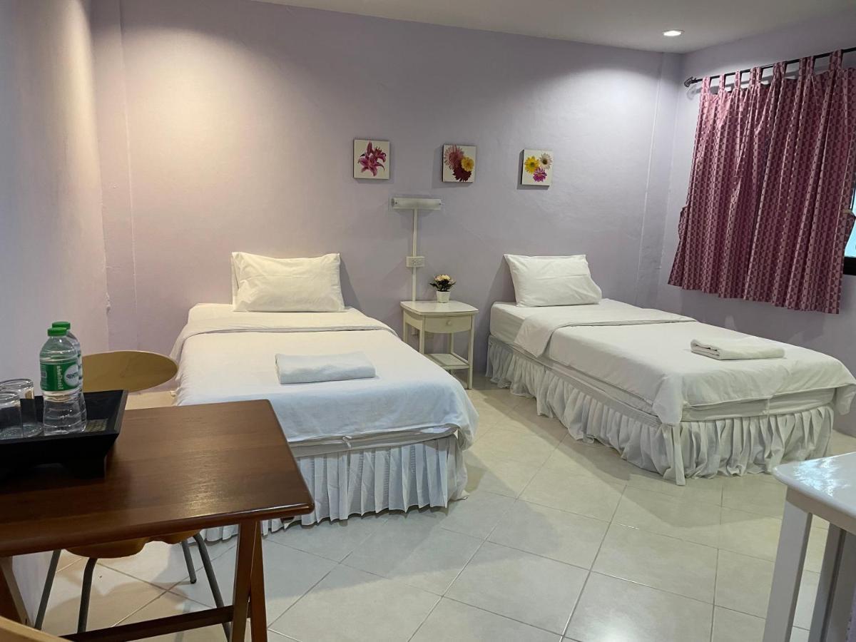 Nawaporn Place Phuket Dış mekan fotoğraf