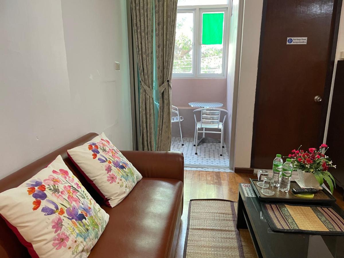 Nawaporn Place Phuket Dış mekan fotoğraf