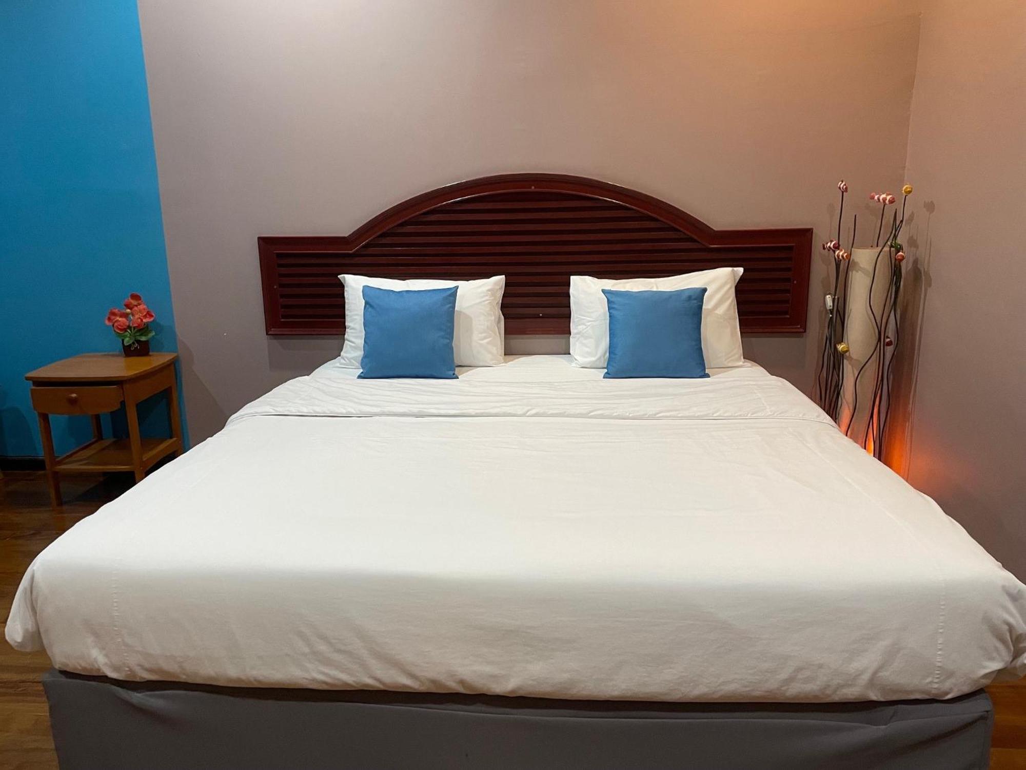 Nawaporn Place Phuket Dış mekan fotoğraf