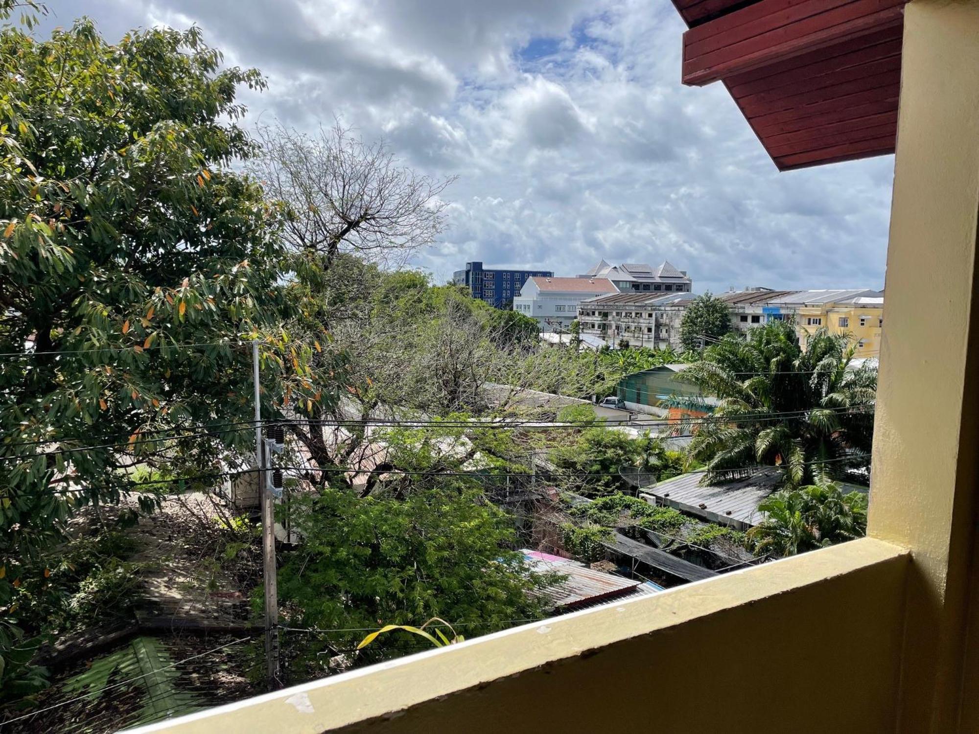 Nawaporn Place Phuket Dış mekan fotoğraf