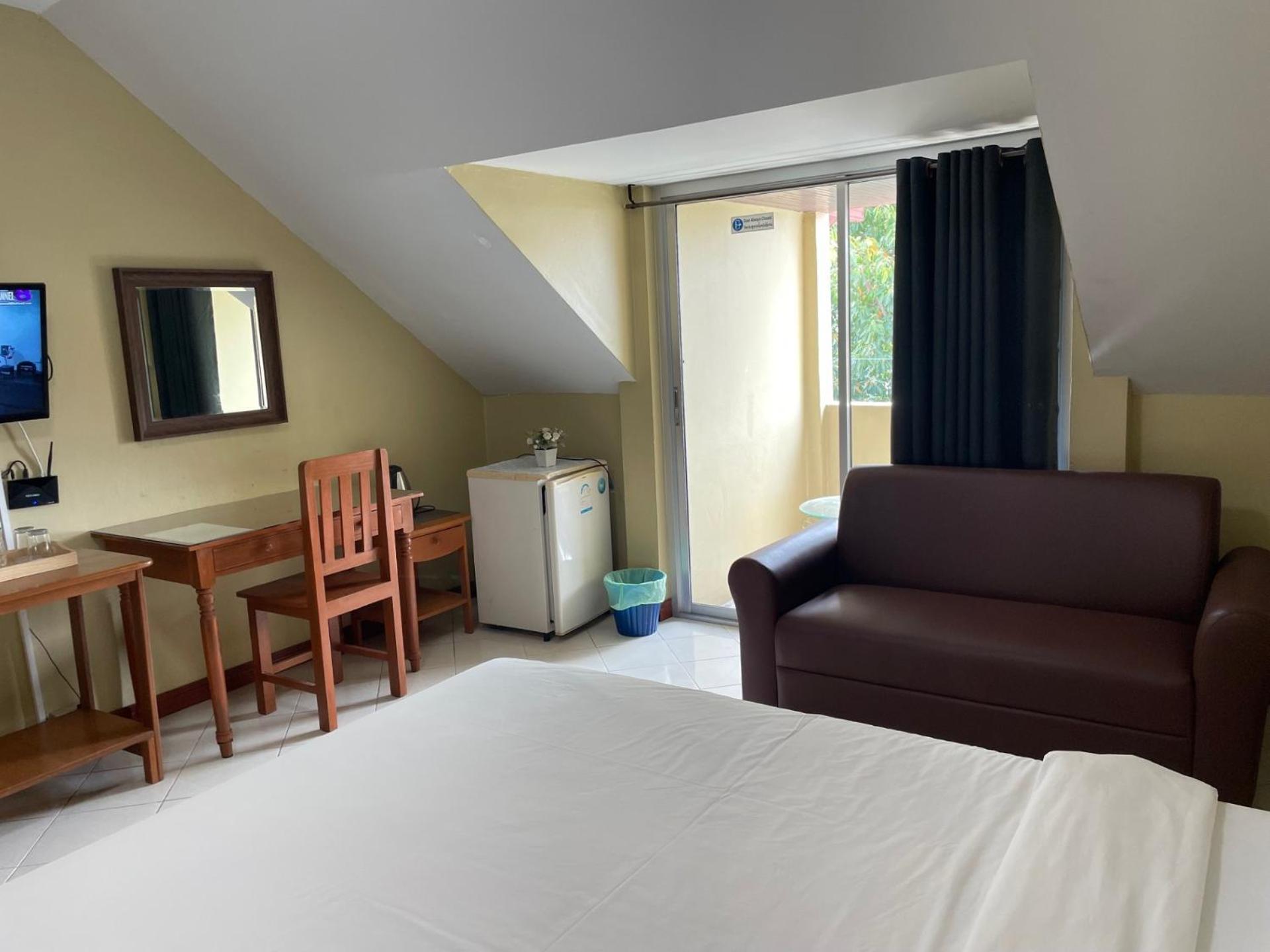 Nawaporn Place Phuket Dış mekan fotoğraf
