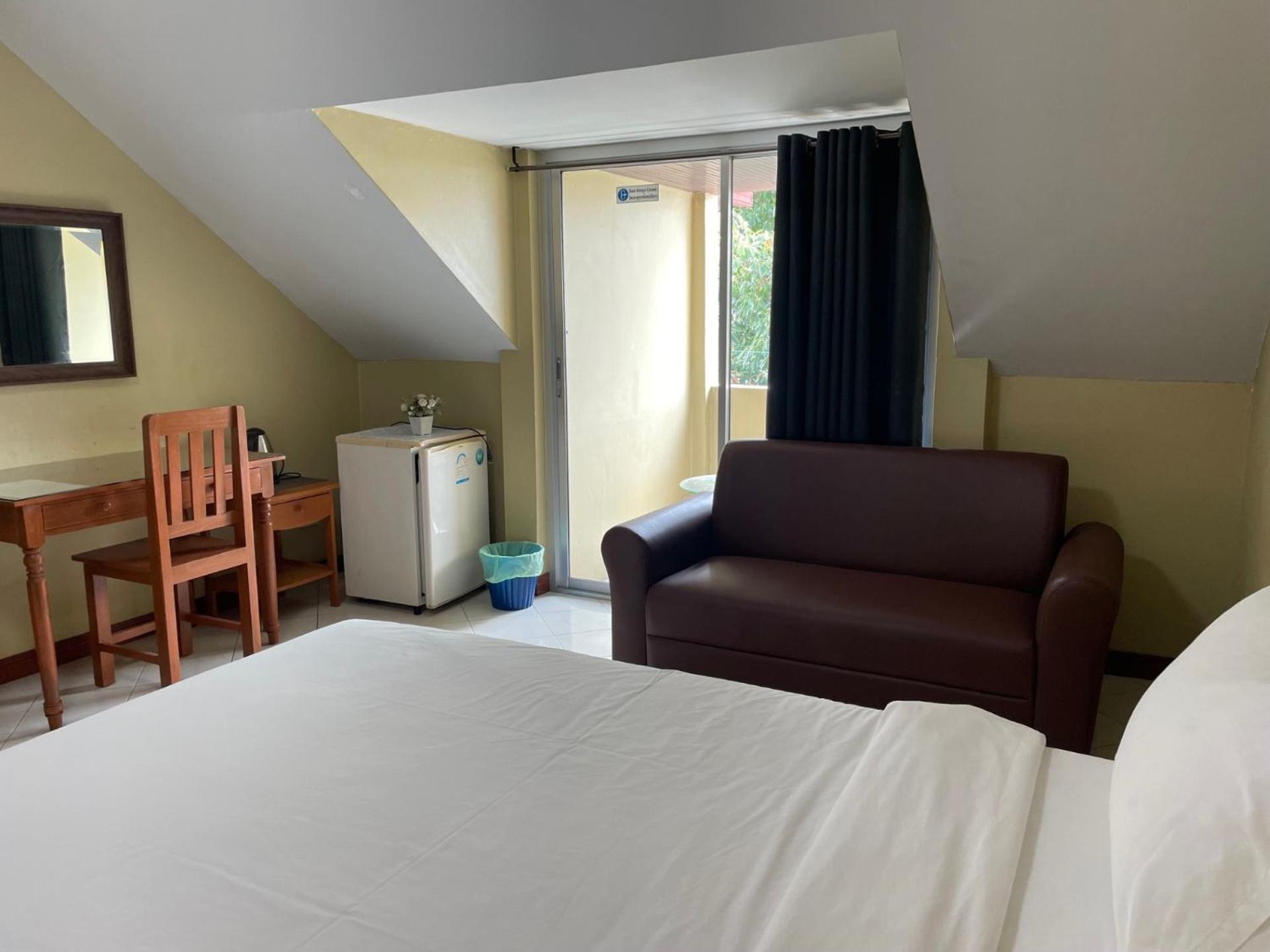Nawaporn Place Phuket Dış mekan fotoğraf