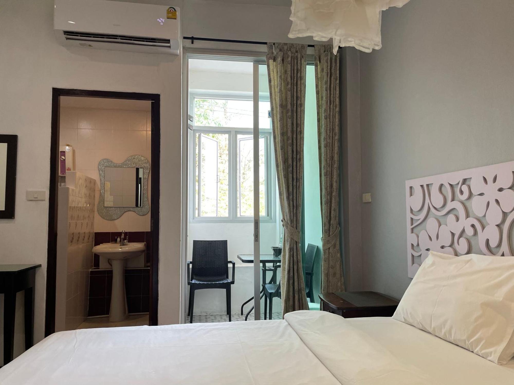 Nawaporn Place Phuket Dış mekan fotoğraf