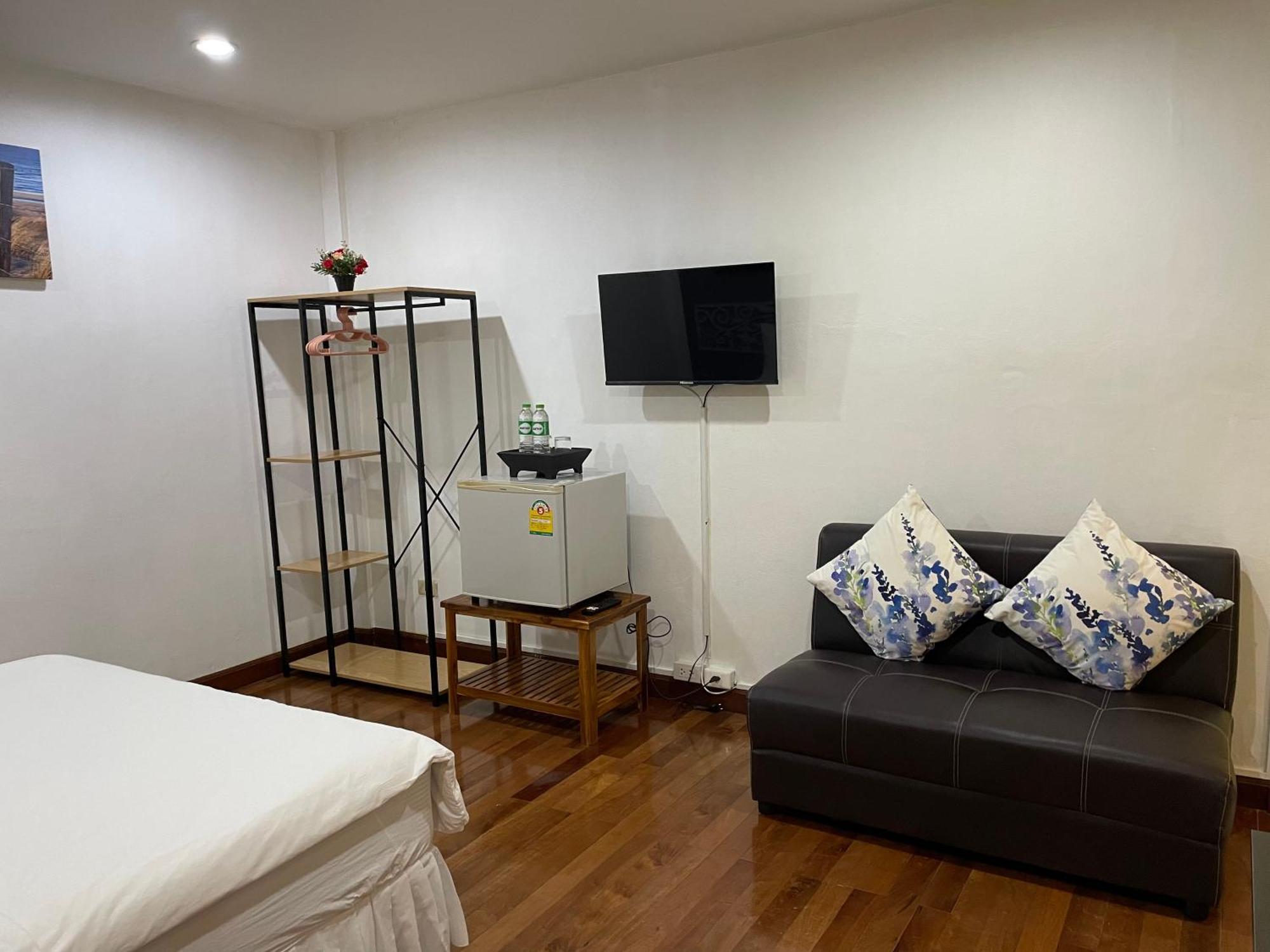 Nawaporn Place Phuket Dış mekan fotoğraf