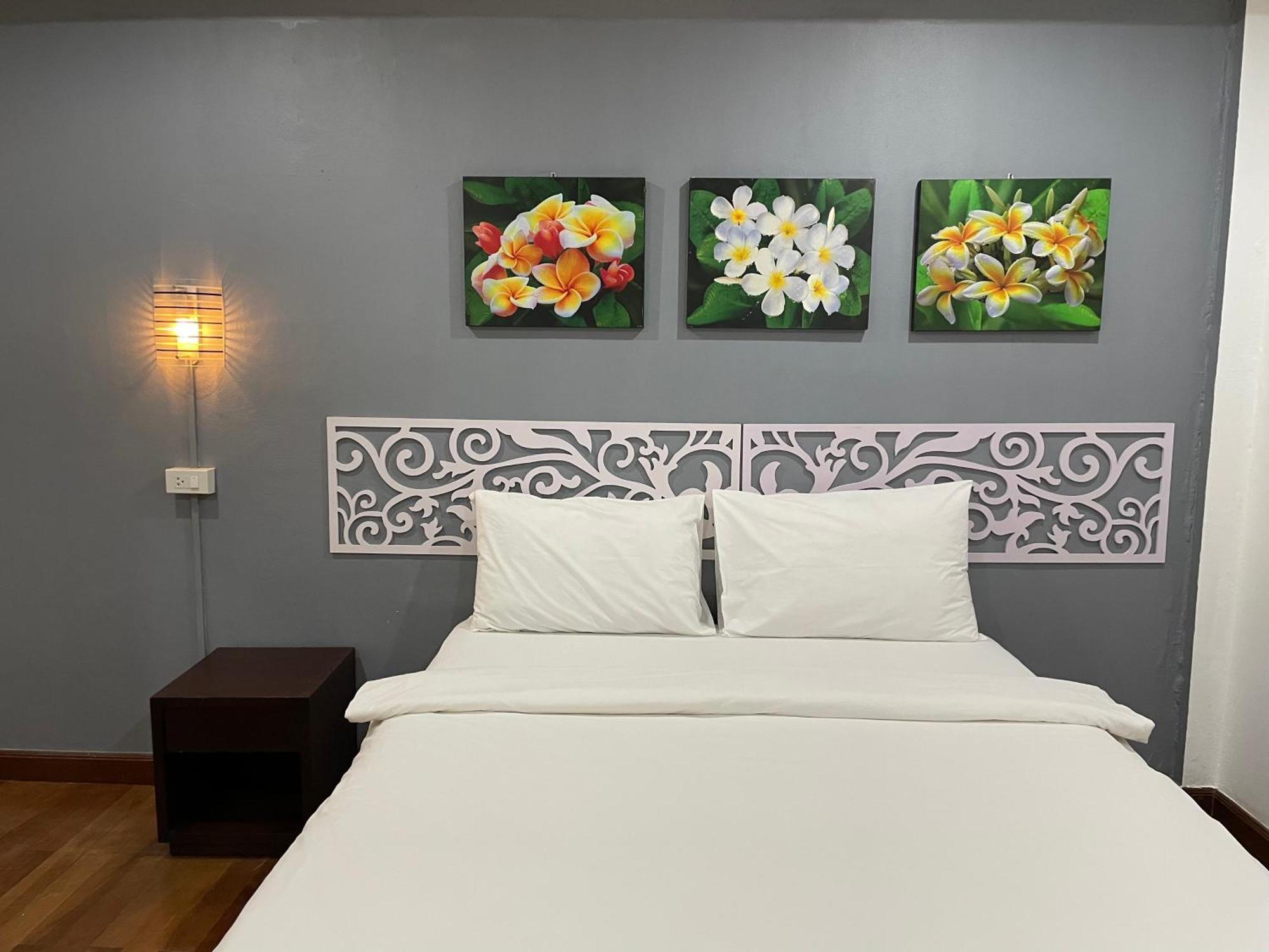 Nawaporn Place Phuket Dış mekan fotoğraf