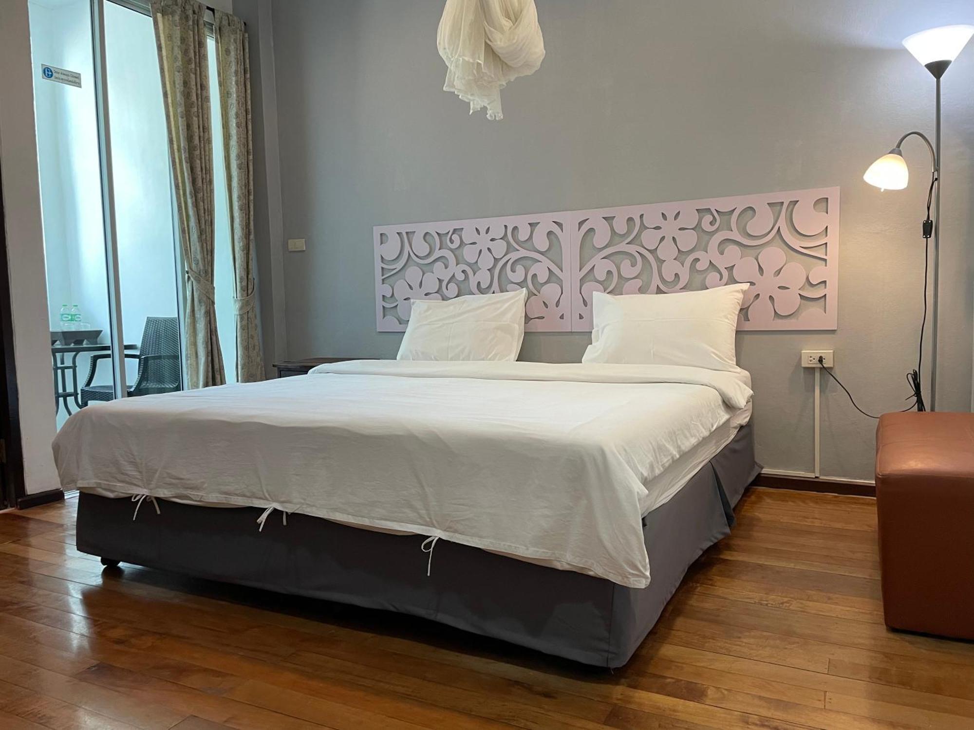 Nawaporn Place Phuket Dış mekan fotoğraf
