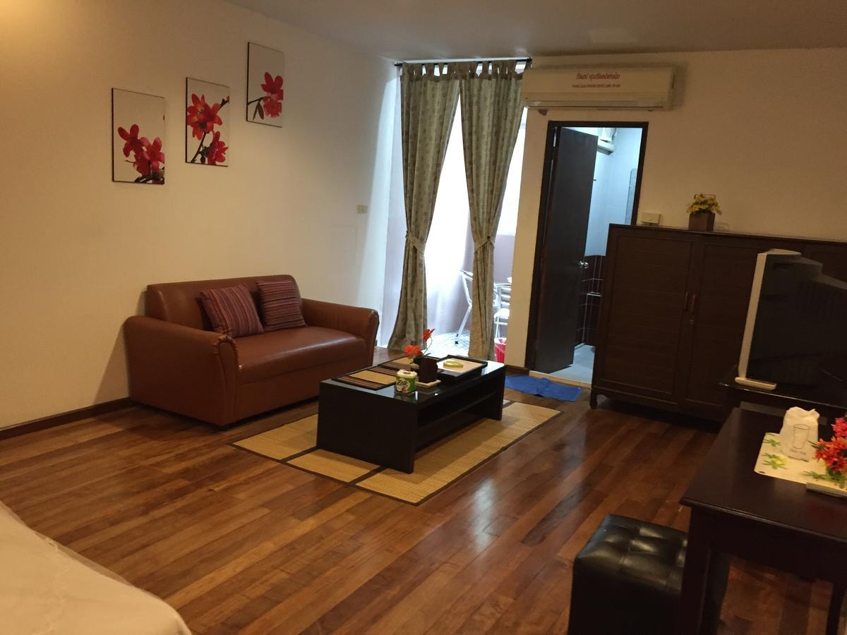 Nawaporn Place Phuket Dış mekan fotoğraf